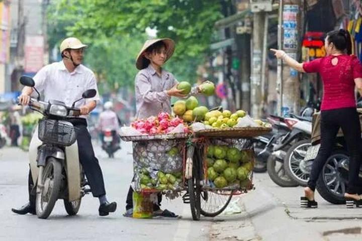 Triệu Lộ Tư cắt phăng mái tóc - Cảm hứng video marketing từ Hotspot Matrix